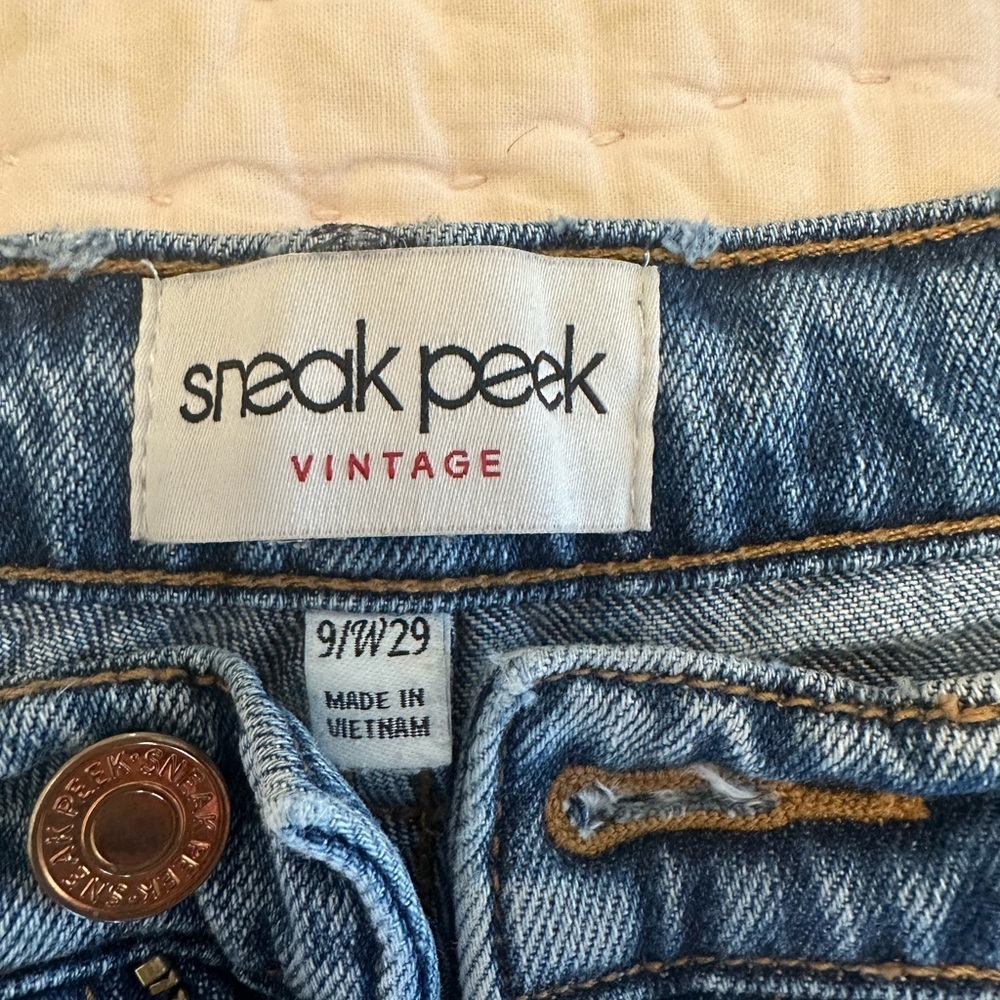 Sneak Peak Vintage Classic Blue Flare Jeans with Distressed Details - Picture 4 of 5